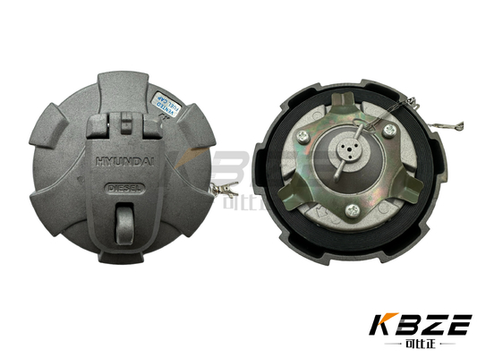 هيونداي 32M9-02130 32M902130 غطاء خزان الوقود / غطاء ملء الوقود مع 2 مفاتيح استبدال للحفر R140 R145 R160 R180 R210